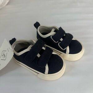 H&M boy shoes NWT